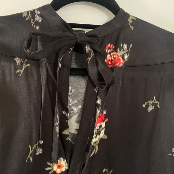 Something Navy Silky Floral Blouse - Picture 3 of 4